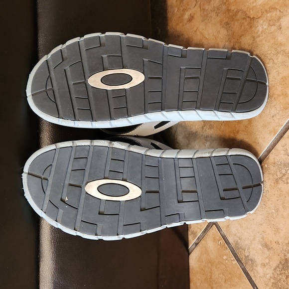 Oakley Operative Men's Sandal - Picture 8 of 8